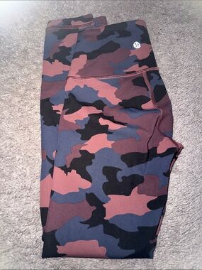 lululemon athletica woman’s ' Camo Print Leggings in Rose, Navy & Black